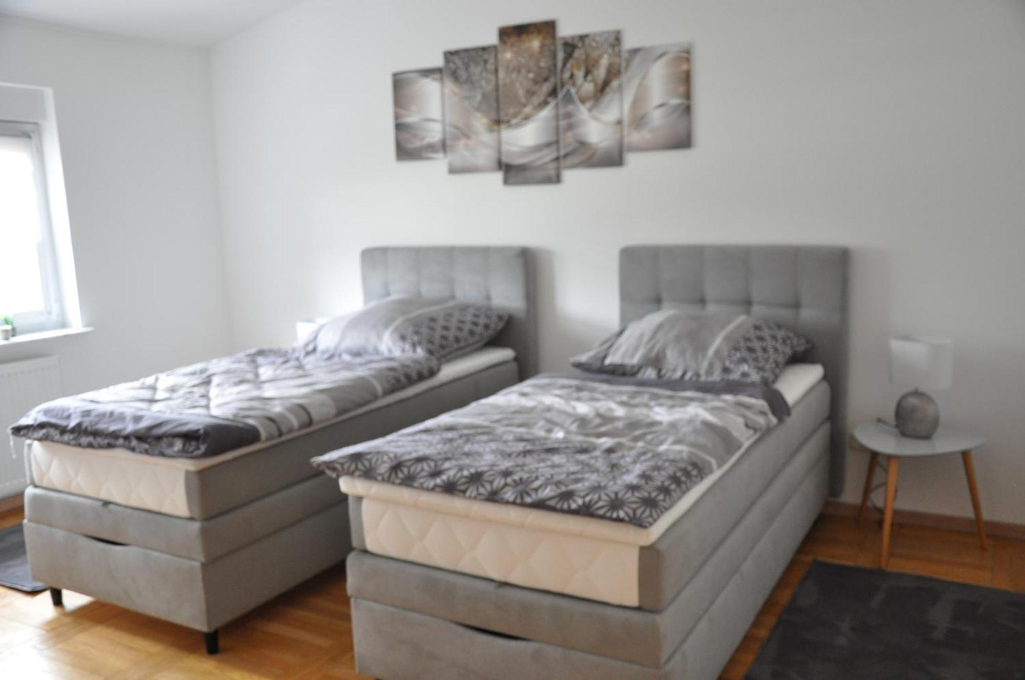 Ferienwohnung "Julka" Kostenloses W-Lan Giebelstadt Luaran gambar